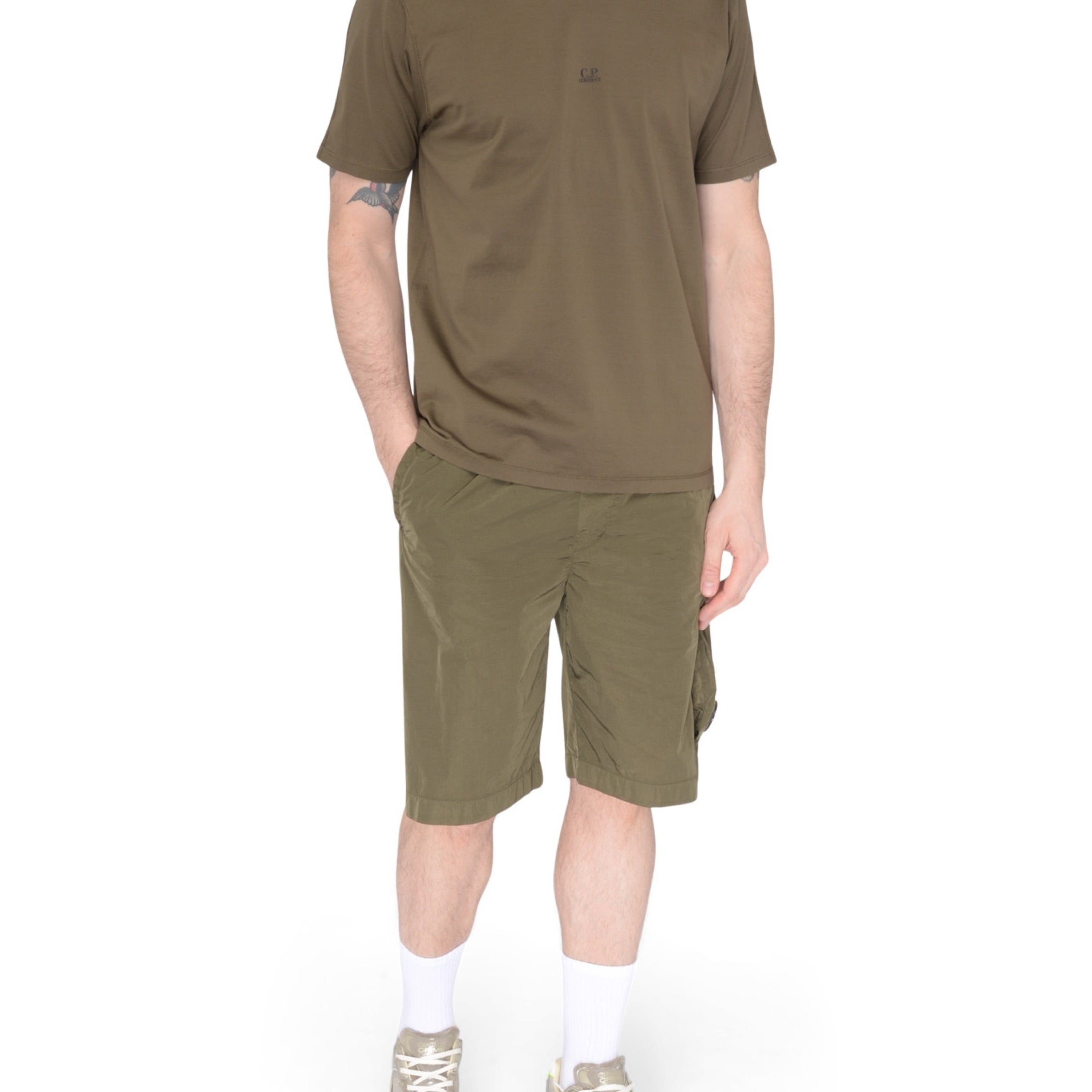 Cp Company 041A Chrome Lens Cargo Shorts In Ivy Green