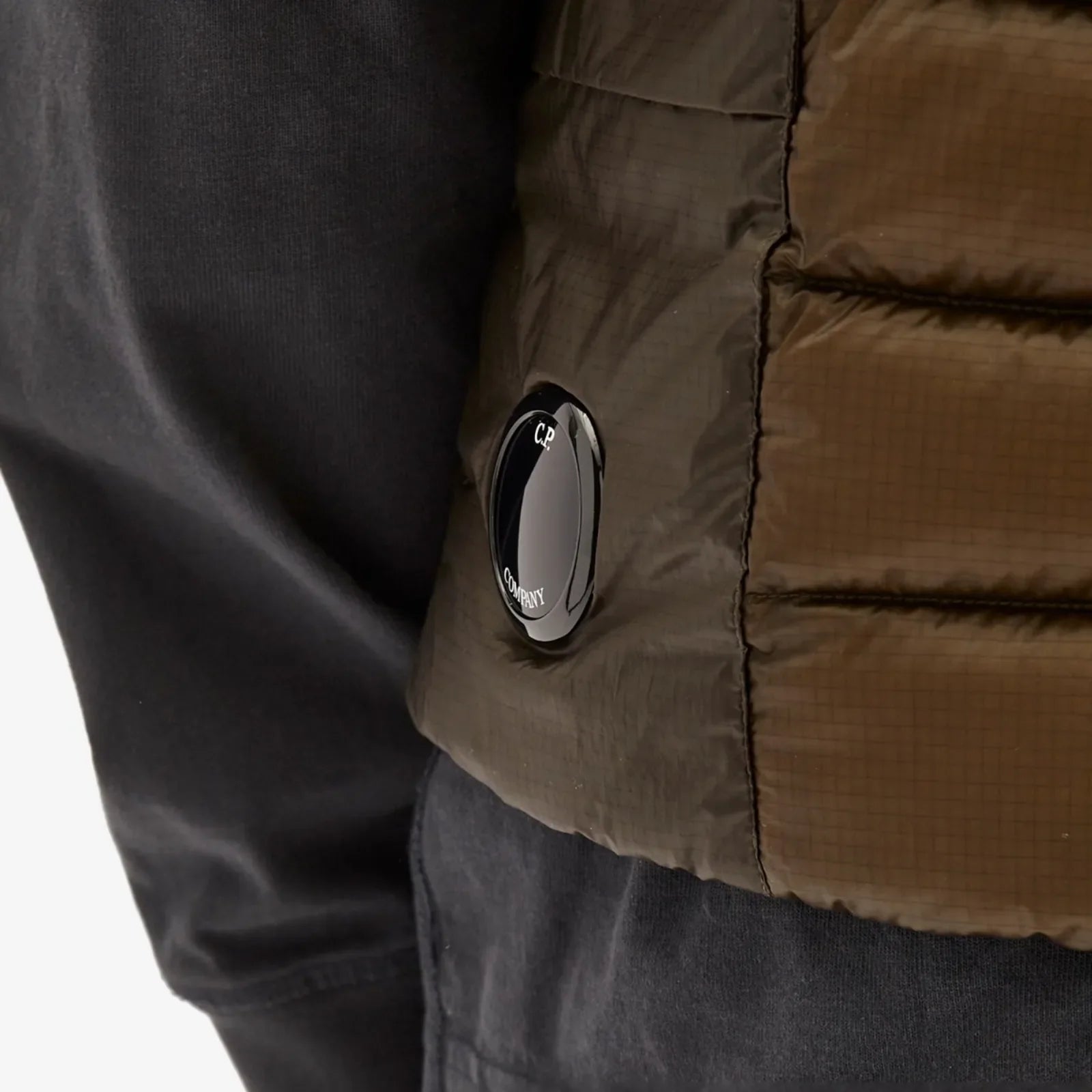 Cp Company 201A D.D Shell Lens Down Gilet In Ivy Green
